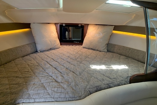 Grady-White 370 Express Yacht For Sale