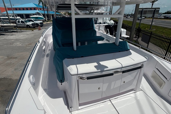 37ft Axopar Yacht For Sale