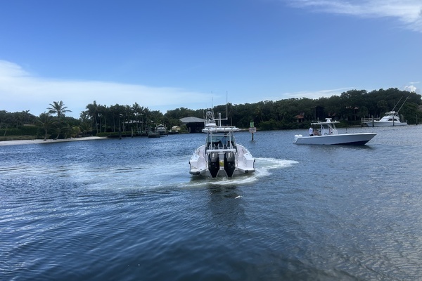 Axopar 37 ST Yacht For Sale