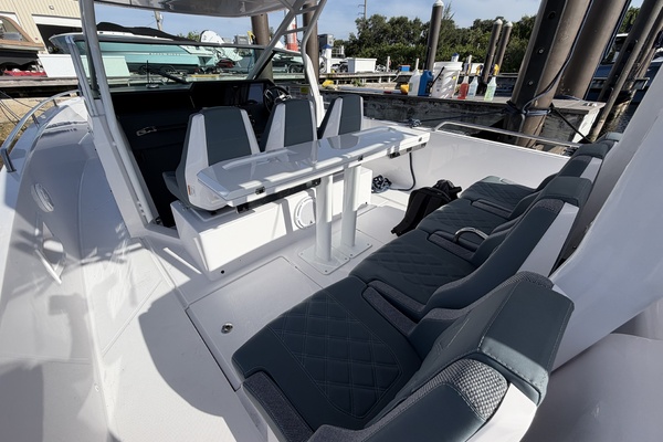37ft Axopar Yacht For Sale