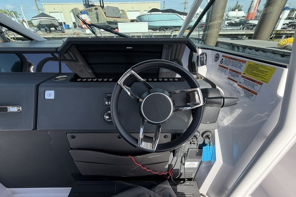 Axopar 37 ST Yacht For Sale