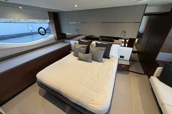 Princess S66 Sportbridge Yacht For Sale