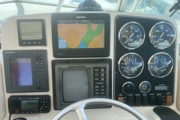 Helm Instruments