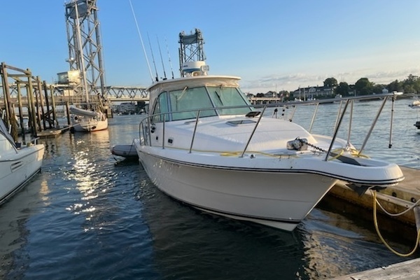 Photo of the 2003 Pursuit Express "LUTORIA"