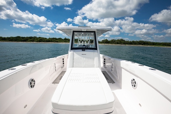 2025 Twin Vee 28