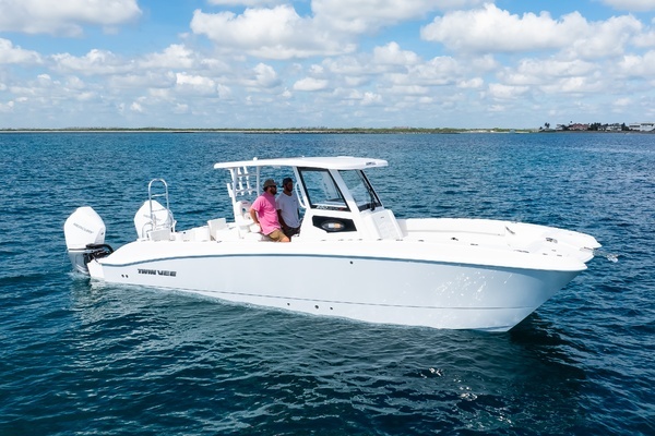 2025 Twin Vee 28