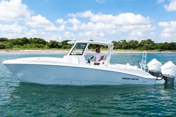 2025 Twin Vee 28