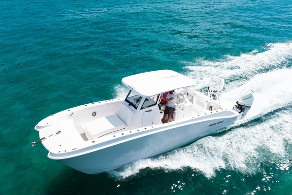 2025 Twin Vee 28