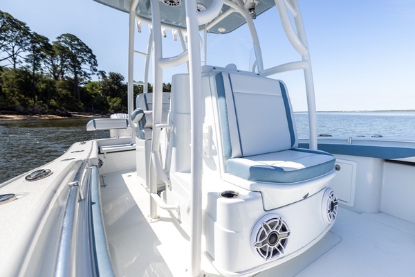 2025 Yellowfin 26