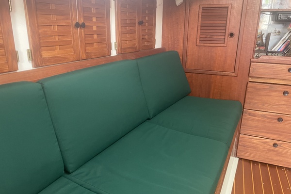 FIESTY 31ft Nonsuch Yacht For Sale