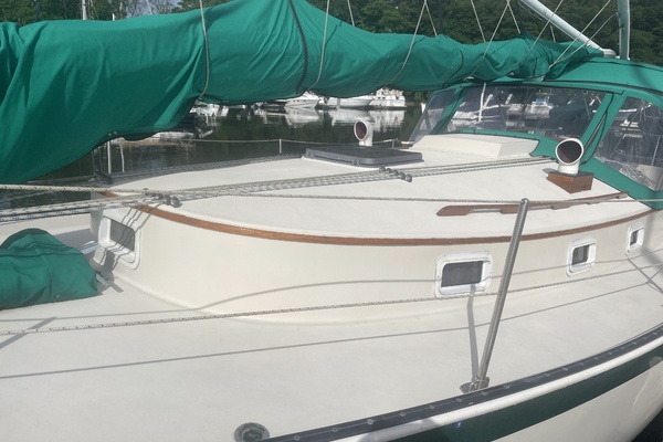 FIESTY 31ft Nonsuch Yacht For Sale