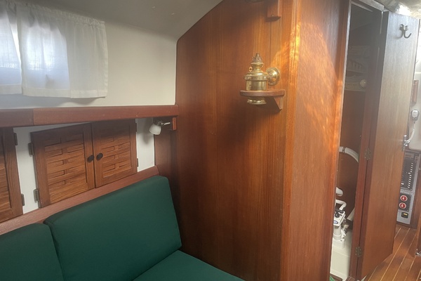 FIESTY 31ft Nonsuch Yacht For Sale