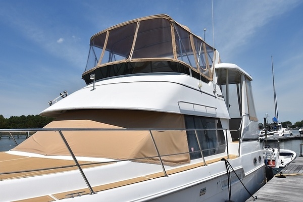 Photo of the 2001 Carver 356 Motoryacht "Liquid Asset"