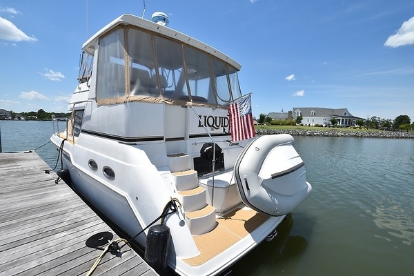 Photo of the 2001 Carver 356 Motoryacht "Liquid Asset"