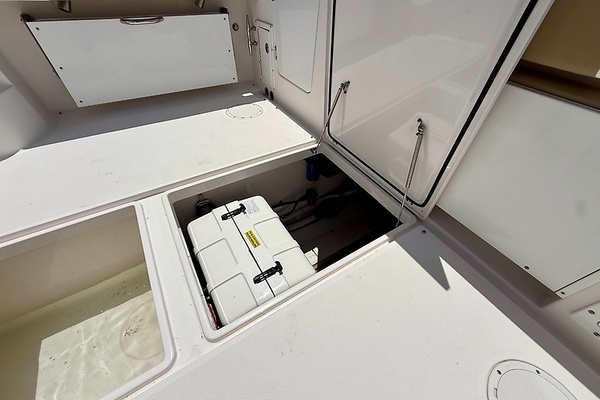 33ft Edgewater Yacht For Sale