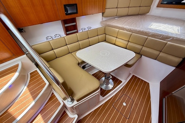 33ft Edgewater Yacht For Sale