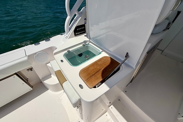 33ft Edgewater Yacht For Sale