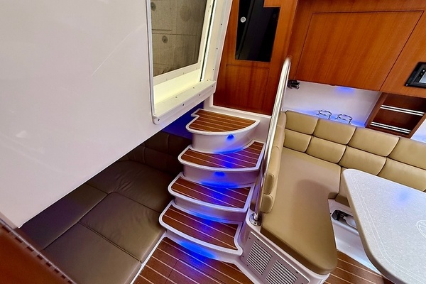 33ft Edgewater Yacht For Sale