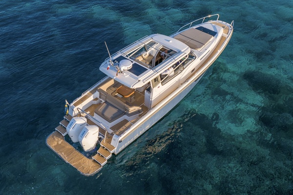 Hull 52 40ft Nimbus Yacht For Sale