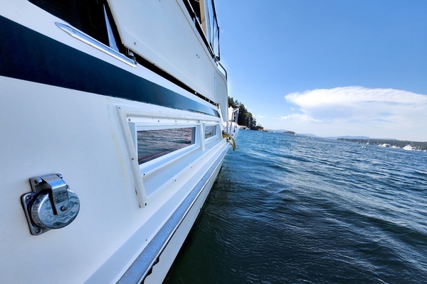 Photo of the 1977 Viking 43 "West Wind"