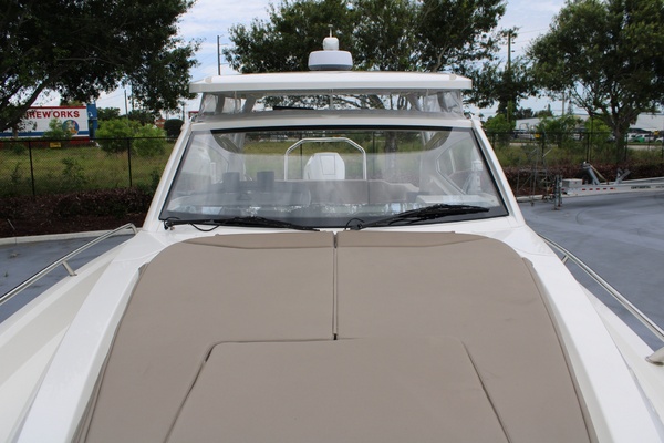 30ft Nimbus Yacht For Sale