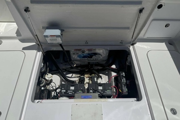 32ft Pro Line Yacht For Sale