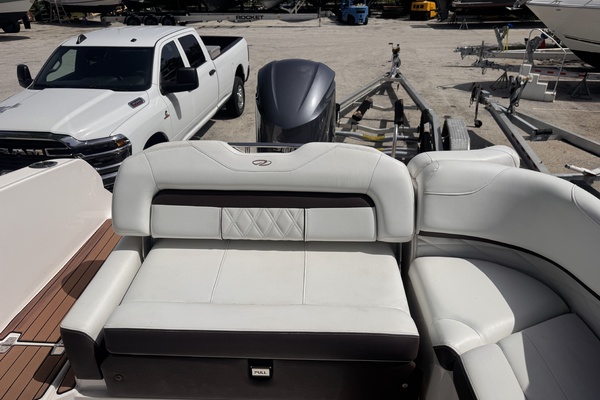 26ft Regal Yacht For Sale