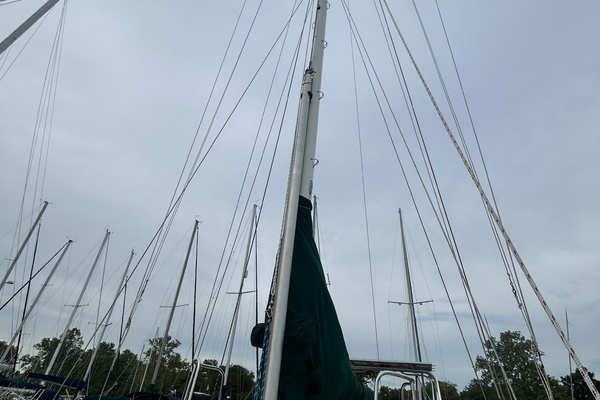 37' Tayana rig
