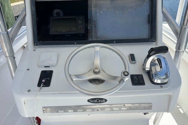 Frayed Knot 23ft Tracker Yacht For Sale