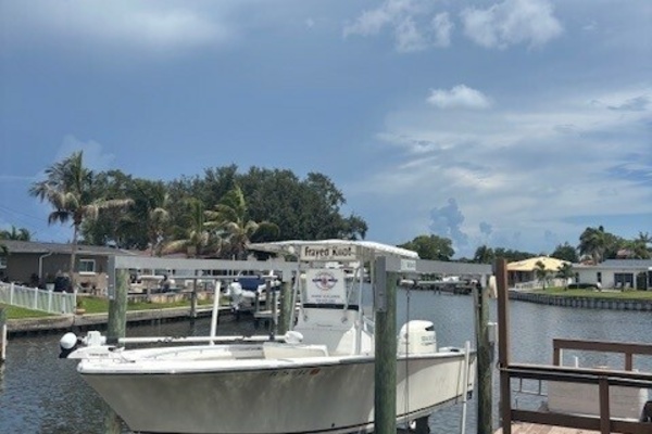 Frayed Knot 23ft Tracker Yacht For Sale