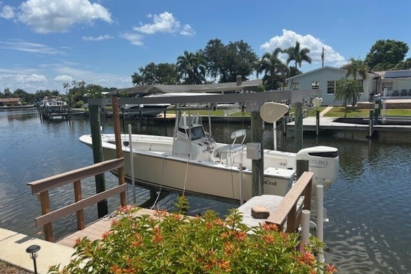 Frayed Knot 23ft Tracker Yacht For Sale