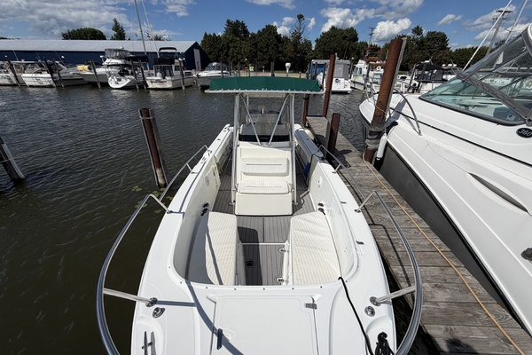 26ft Boston Whaler Yacht For Sale