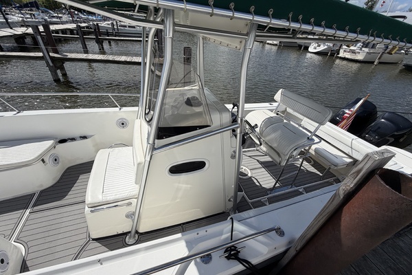 26ft Boston Whaler Yacht For Sale