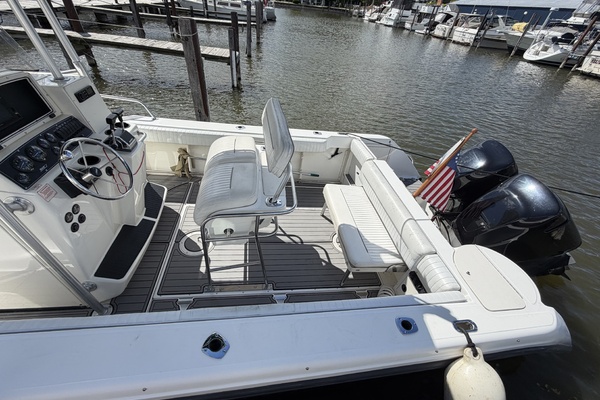26ft Boston Whaler Yacht For Sale
