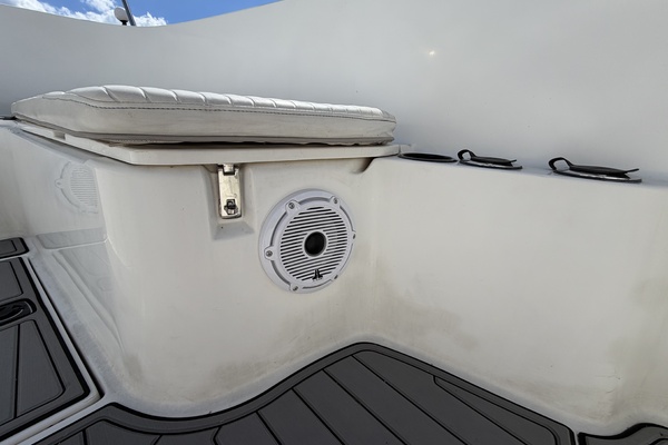 26ft Boston Whaler Yacht For Sale