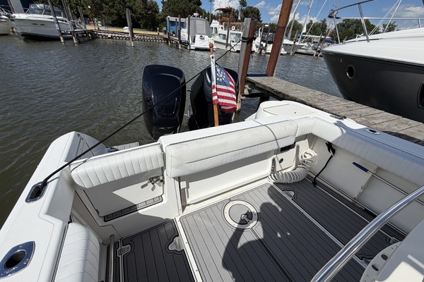 26ft Boston Whaler Yacht For Sale
