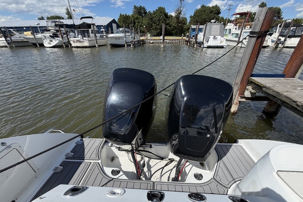 26ft Boston Whaler Yacht For Sale