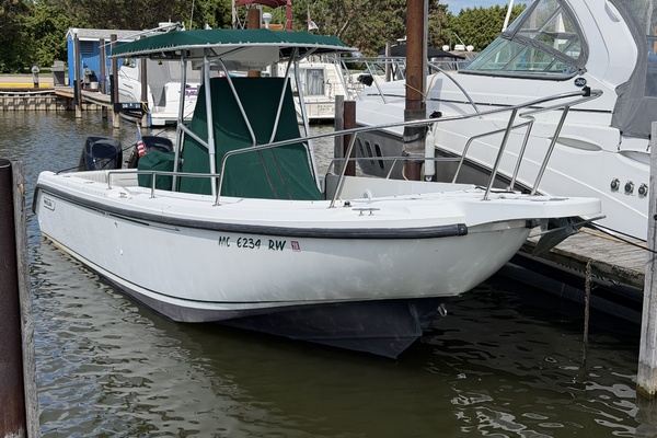 26ft Boston Whaler Yacht For Sale