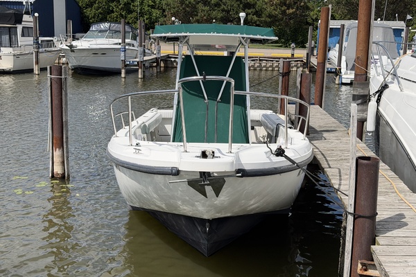 26ft Boston Whaler Yacht For Sale