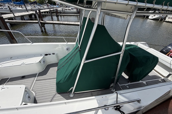 26ft Boston Whaler Yacht For Sale
