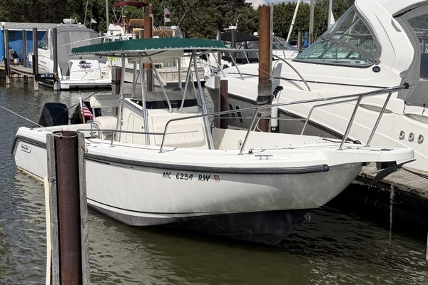 26ft Boston Whaler Yacht For Sale