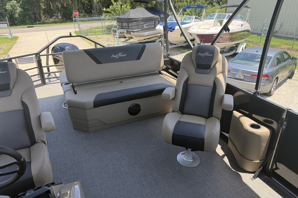 23ft SunChaser Yacht For Sale