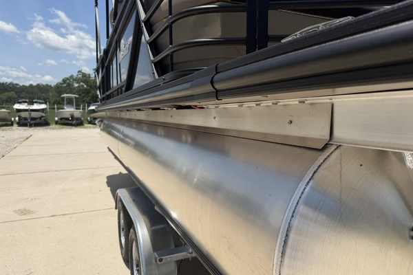 23ft SunChaser Yacht For Sale