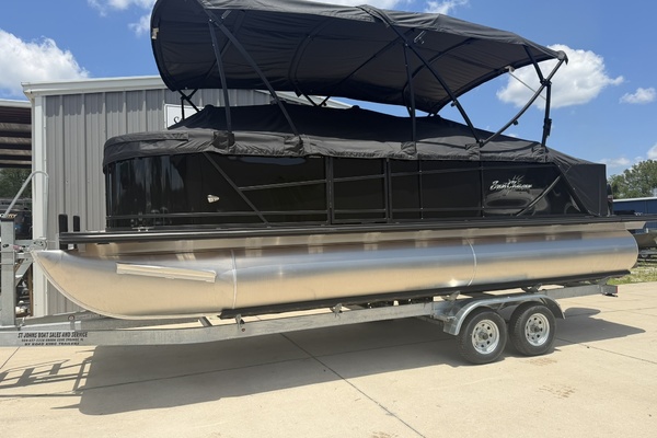 23ft SunChaser Yacht For Sale