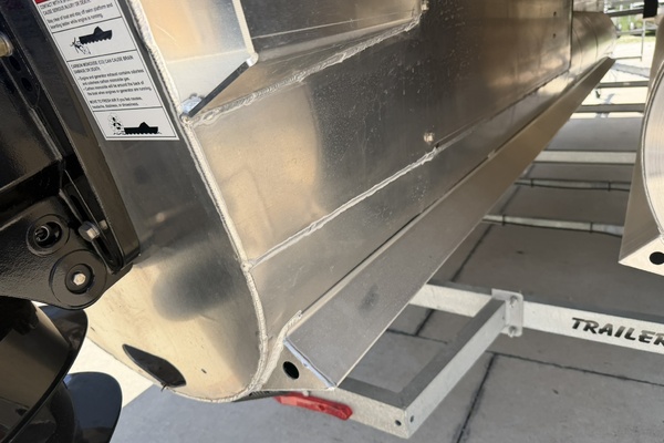 23ft SunChaser Yacht For Sale