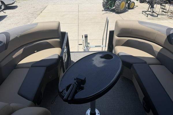 23ft SunChaser Yacht For Sale