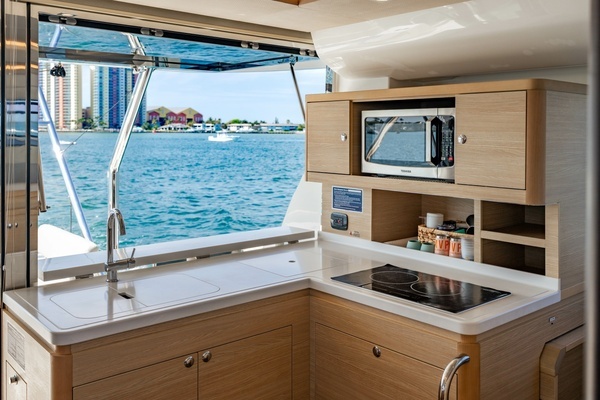 Aquila 44 Yacht Yacht For Sale
