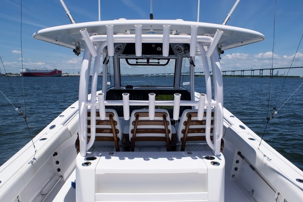 2022 Sportsman Open 352 - Cockpit
