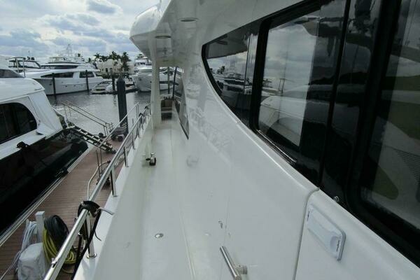 Cheoy Lee Sport Motor Yacht Yacht For Sale