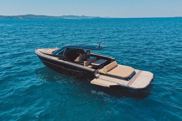 Photo of the 2027 Focus Motor Yachts Forza